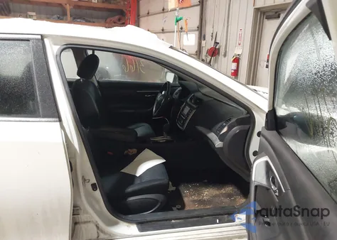 2016 Nissan Altima 2.5 Sv из США, поврежденный, VIN 1N4AL3AP9GC246939